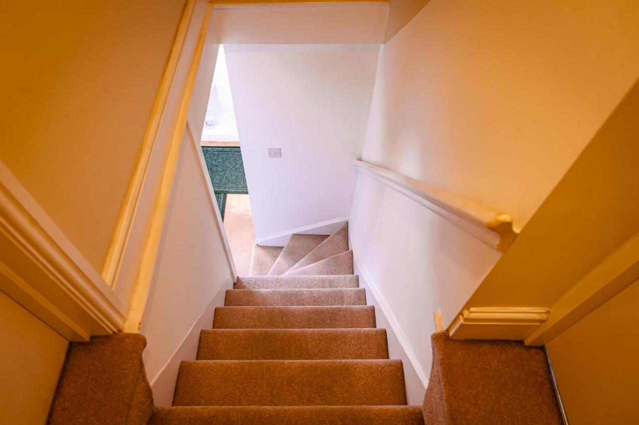 Lord Street - 2 Beautiful Apartments - Sleep Up To 14 Guests - By Rework Accommodation Chester Exterior foto
