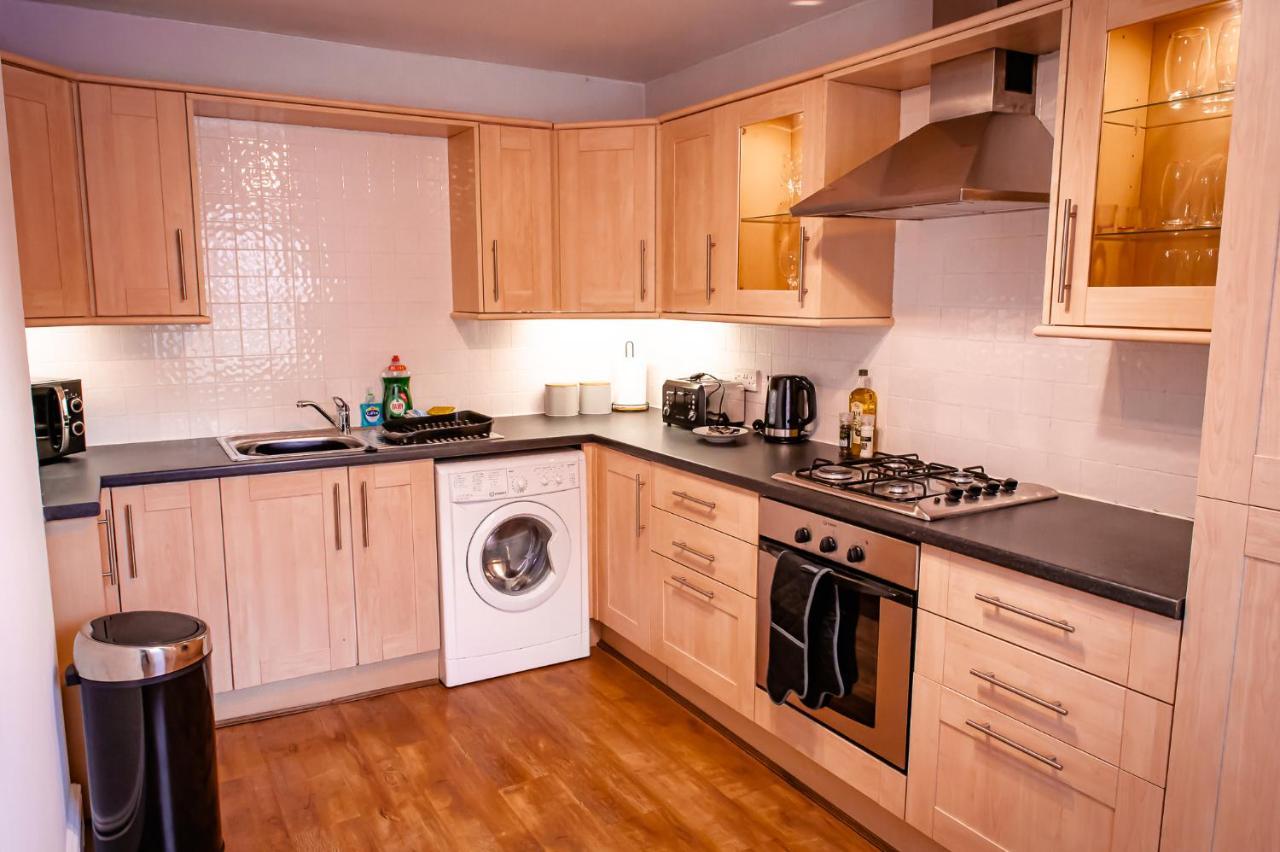 Lord Street - 2 Beautiful Apartments - Sleep Up To 14 Guests - By Rework Accommodation Chester Exterior foto