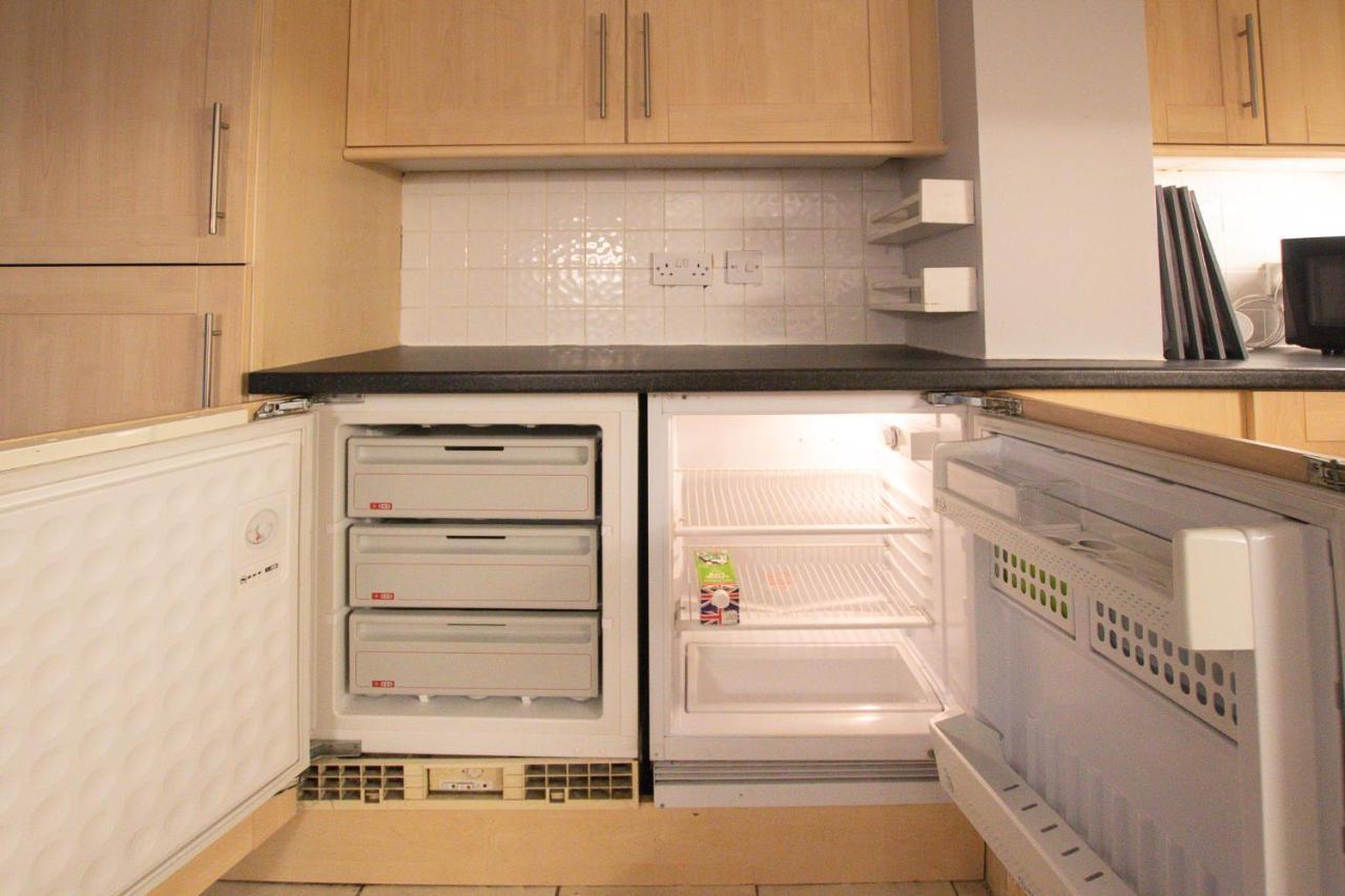 Lord Street - 2 Beautiful Apartments - Sleep Up To 14 Guests - By Rework Accommodation Chester Exterior foto