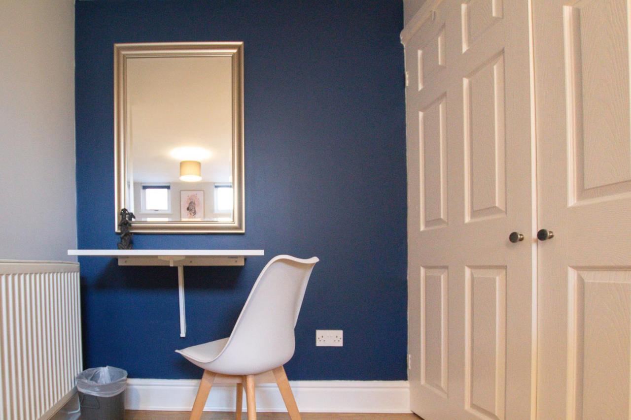 Lord Street - 2 Beautiful Apartments - Sleep Up To 14 Guests - By Rework Accommodation Chester Exterior foto